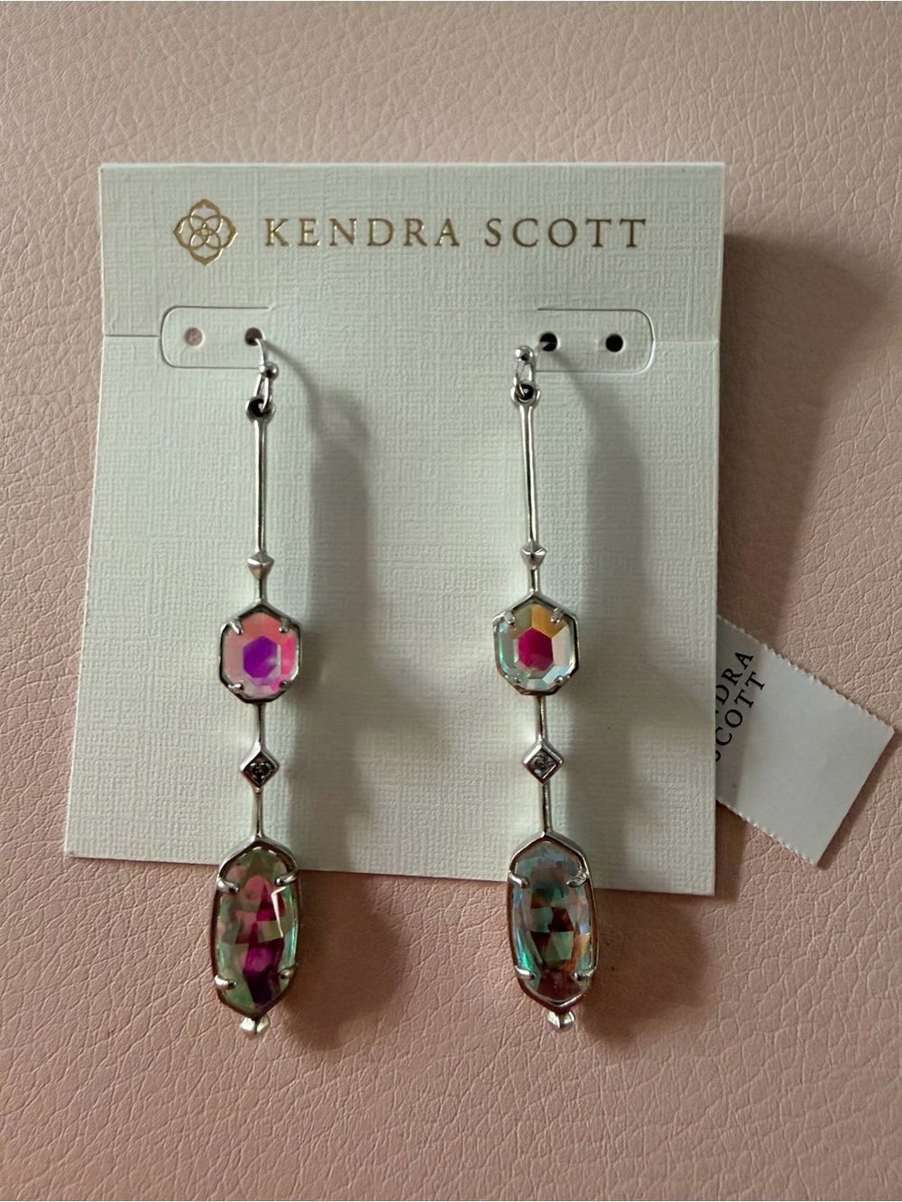 NWT Kendra Scott Mary Gene earrings in Rhodium and Dichroic Glass